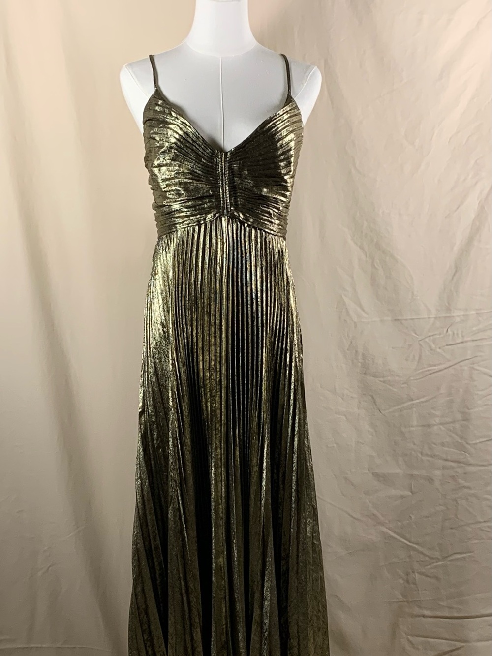 ASTR The Label Blythe Dress Gold Metallic Pleated Maxi Sz L